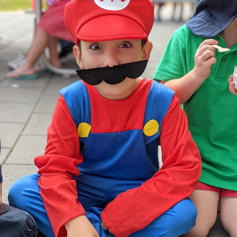 Italian day dress up shop